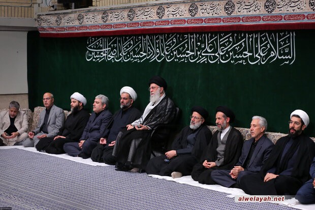 في ذكرى أربعينية الإمام الحسين (ع) قائد الثورة: انتهاج طريق الحق يؤدي إلى إصلاح البلاد والعالم