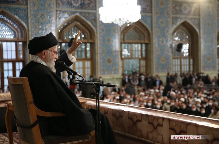 قائد الثورة الإسلامية: علاقات إيران بدول المنطقة أفشلت مساعي الغرب في فرض العزلة عليها