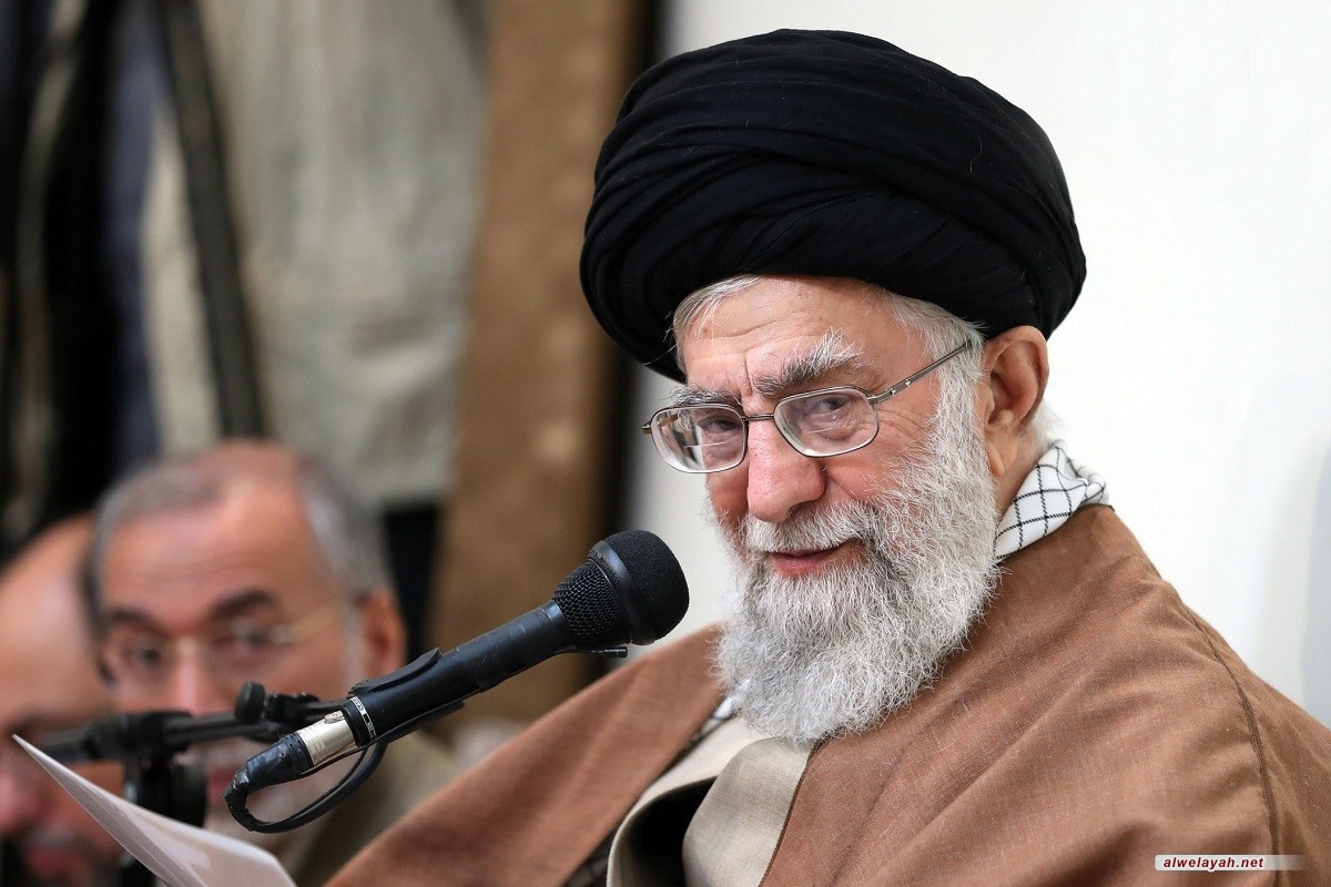 الإمام الخامنئي يشيد بفيلم سينمائي حول قائد عسكري إيراني