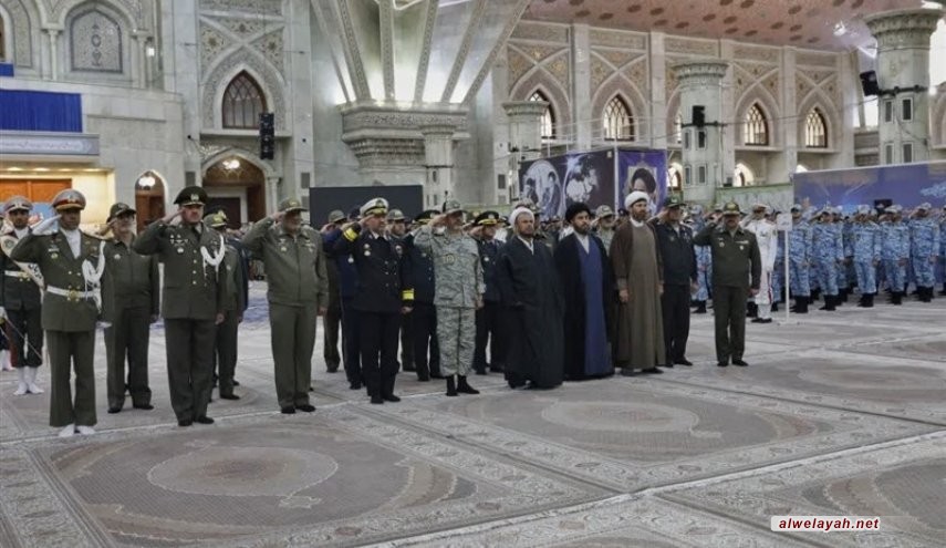 قادة الجيش الإيراني يجددون العهد مع الإمام الراحل (ره)