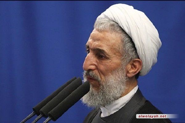 خطيب جمعة طهران: تقدمنا السريع في الصناعات الدفاعية من معجزات الثورة الإسلامية 