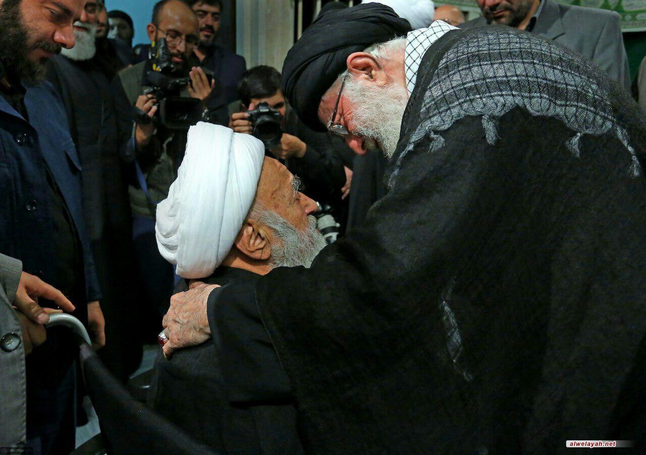 قائد الثورة الإسلامية يعزي برحيل آية الله شاه آبادي