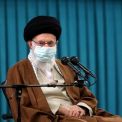 قائد الثورة الإسلامية يستقبل جمعا من النخب العلمية 