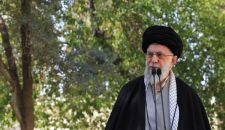 قائد الثورة الإسلامية: يجب على المسؤولين متابعة موضوع تسمم الطلاب بجدية