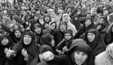 مكانة المرأة في ظل الثورة الإسلامية الإيرانية