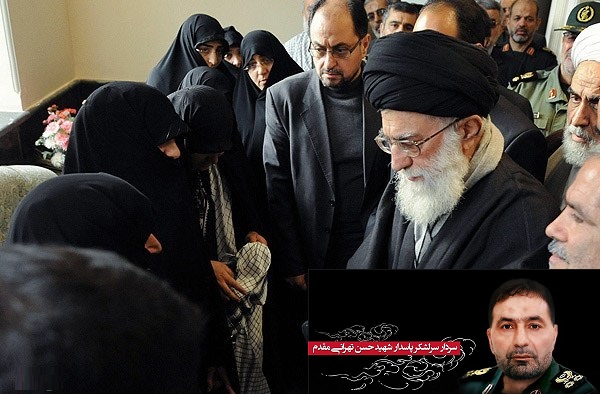 قائد الثورة يزور عائلة الشهيد اللواء حسن طهراني مقدم 