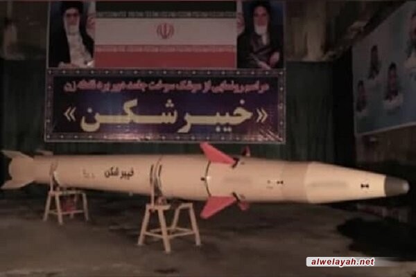 بحضور اللواء محمد باقري؛ إزاحة الستار عن الصاروخ الاستراتيجي "خيبر شكن" للحرس الثوري الإسلامي