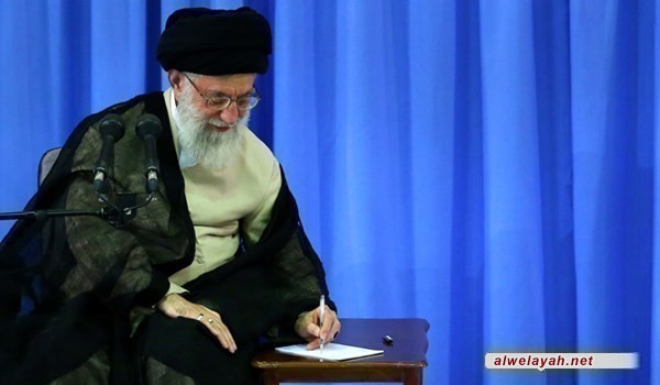 قائد الثورة الإسلامية يعزي بوفاة عقيلة المرجع الديني آية الله العظمى السبحاني