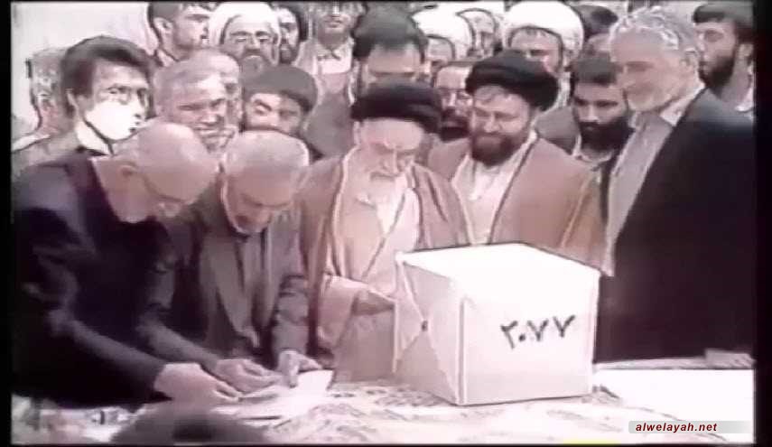 12 فروردين (واحد أبريل) ذكرى يوم الجمهورية الإسلامية في إيران